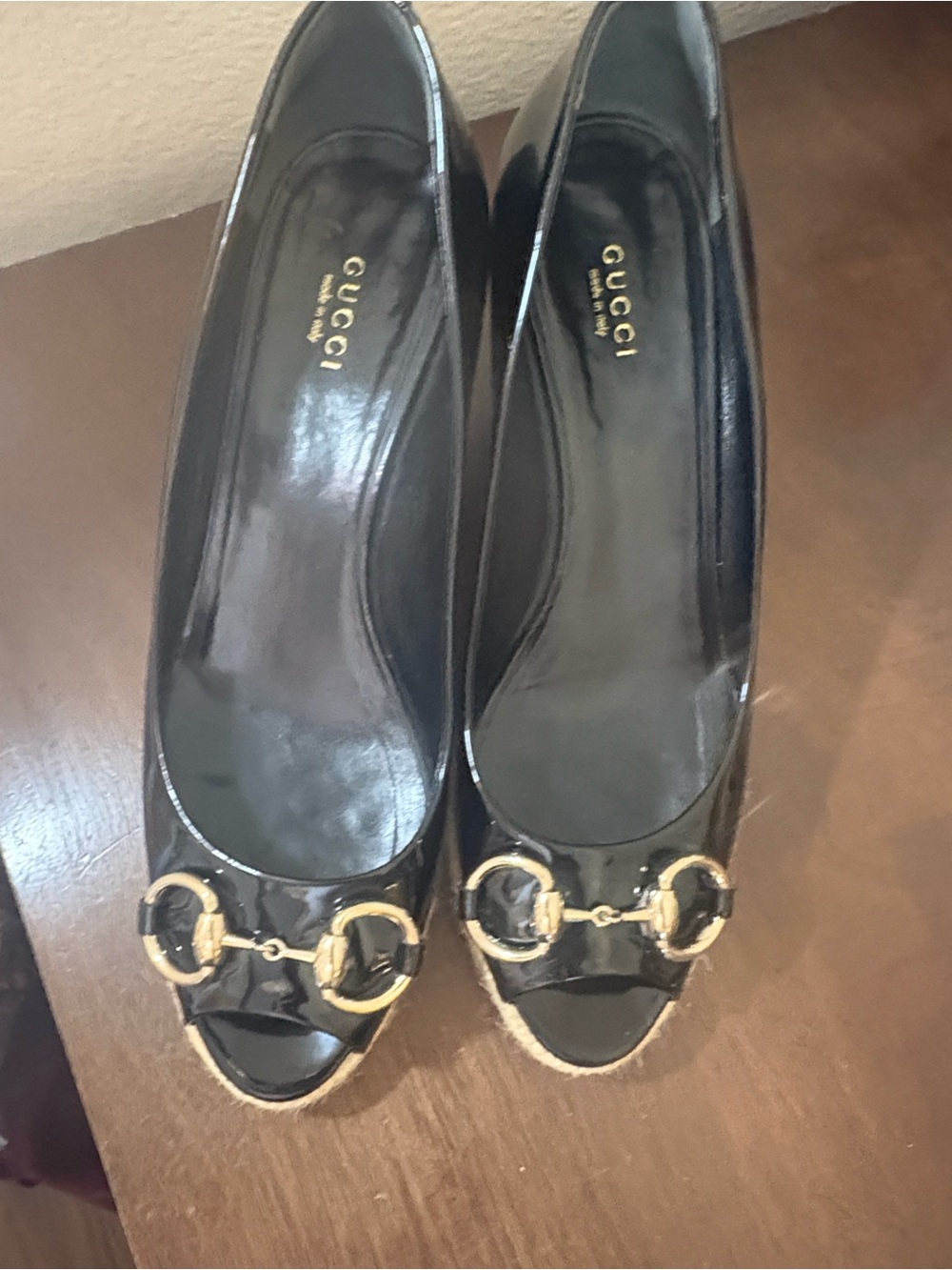 Gucci Black Patent Leather Peep-Toe Pumps with Gold Horsebit
